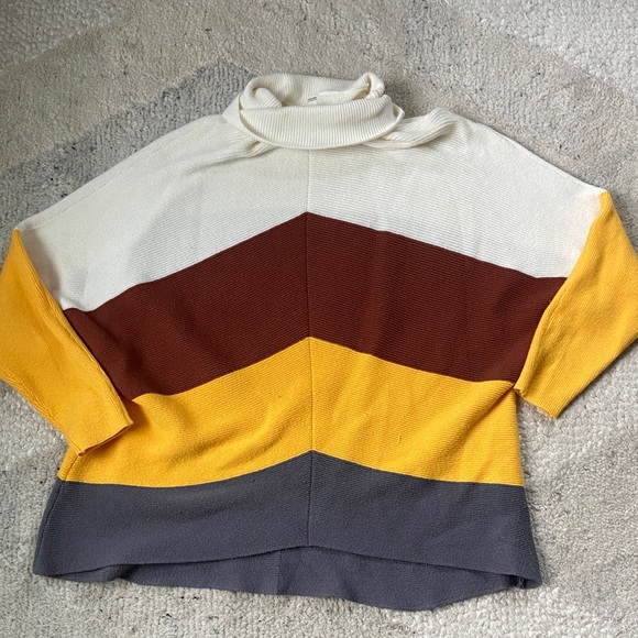 Sweaters - ✨5 for $15✨ Colorblock Turtleneck Sweater - Cream, Brown, Yellow, Gray